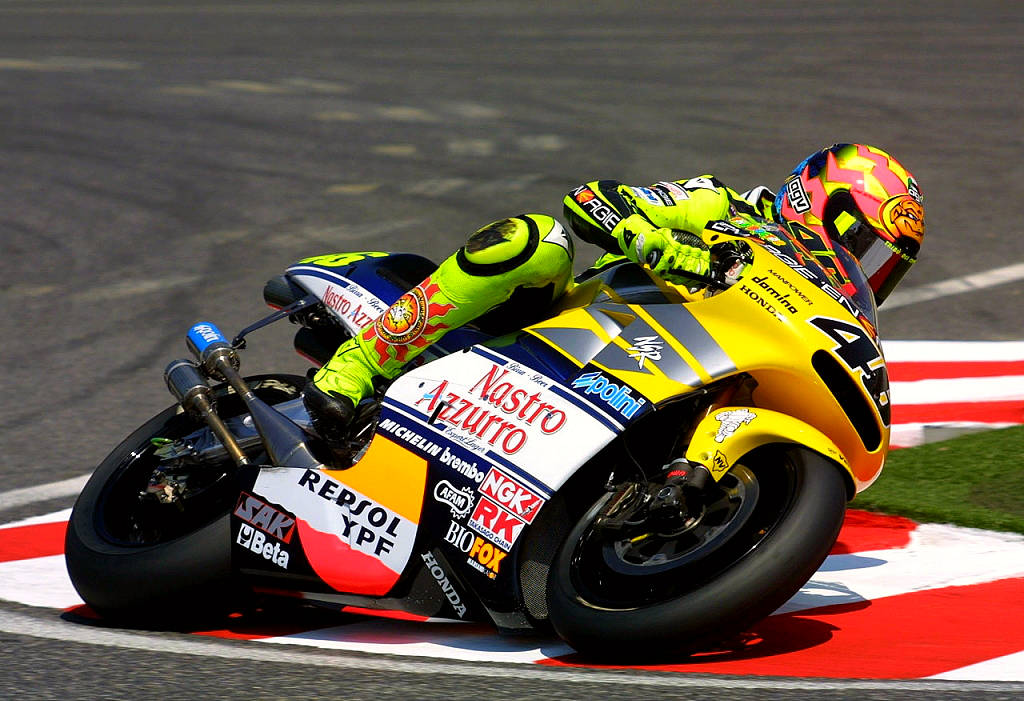 Mick Doohan Nyaris Menjadi Rekan Satu Tim Valentino Rossi di Honda 3 Valentino-Rossi-2-tak-Honda