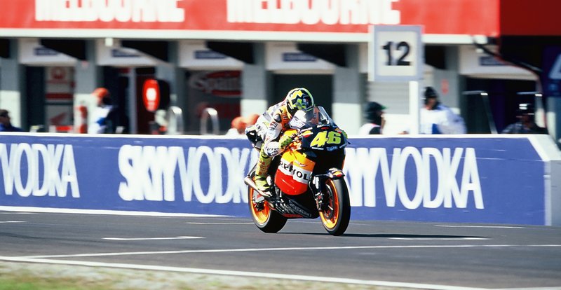Motor yang Dirindukan Rossi adalah Honda RC211V 'Big Bang' 5 Silinder! 1 Valentino Rossi Australia 2003