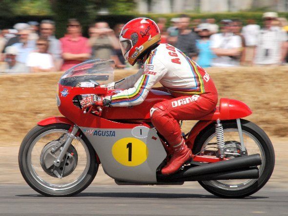 Giacomo Agostini Lebih Dulu Pakai Baju Kuning dan Nomor 46 Dibanding Rossi 3 agostini giacomo