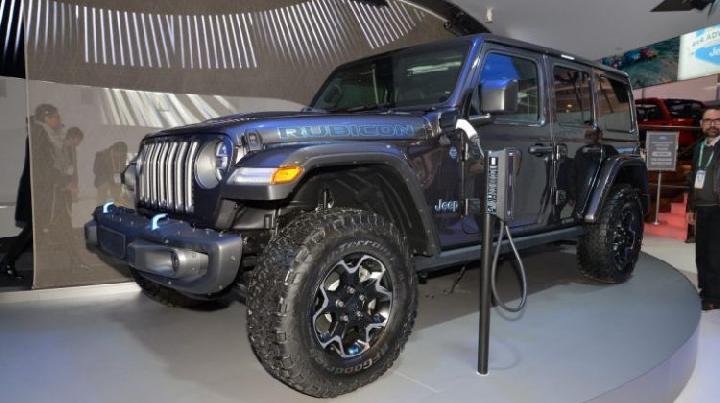 Jeep Kenalkan Wrangler Versi Ramah Lingkungan 2 jeep wrangler phev