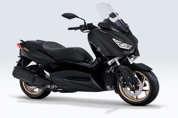 Lawan Pas Buat Suzuki Burgman 200, Yamaha NMAX atau XMAX? 2 yamaha xmax maxi signature