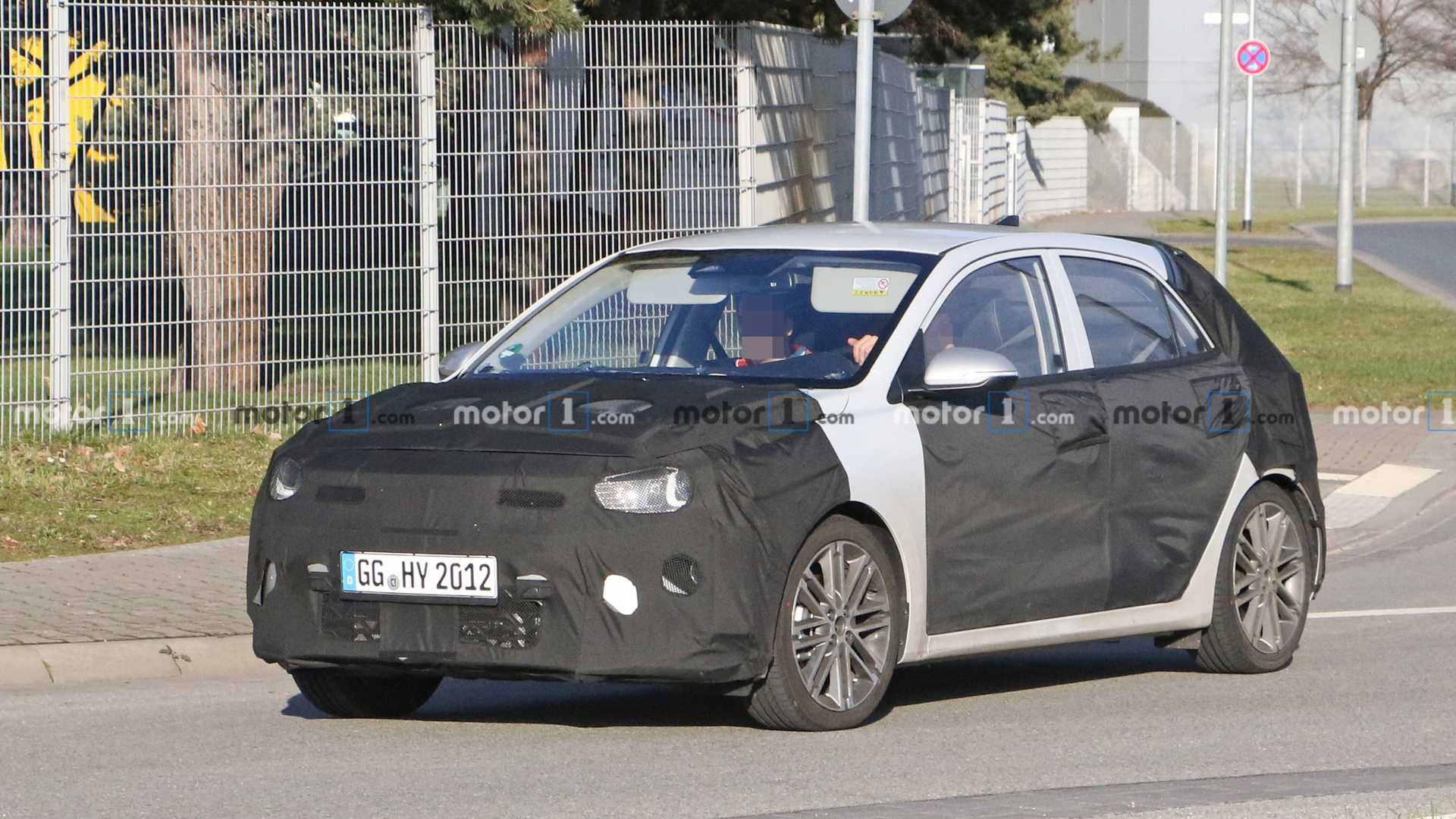 2021 kia rio facelift spy photo motor1 com