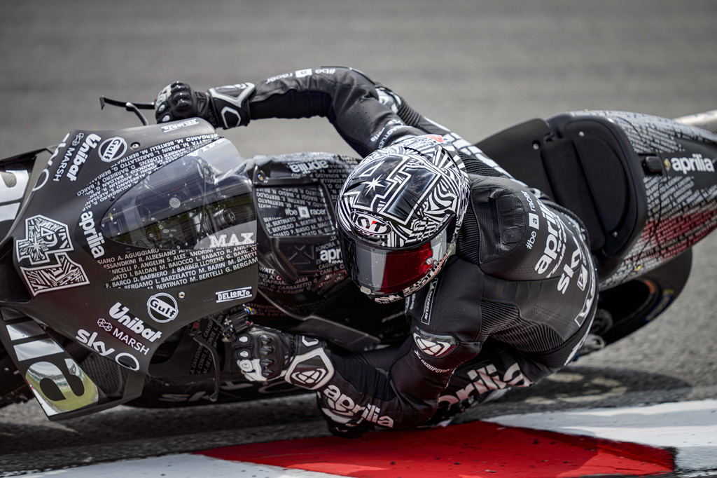 Setelah Tes Motor Baru, Espargaro Masuk ke Pit dengan Berlinang Air Mata 2 Aprilia RS GP 2020 1 1