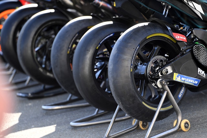 Soal Ban 'Ghoib' Michelin, Kenapa Hanya Ducati Dovizioso yang Menderita? 1 Ban Michelin soft Nova 2020