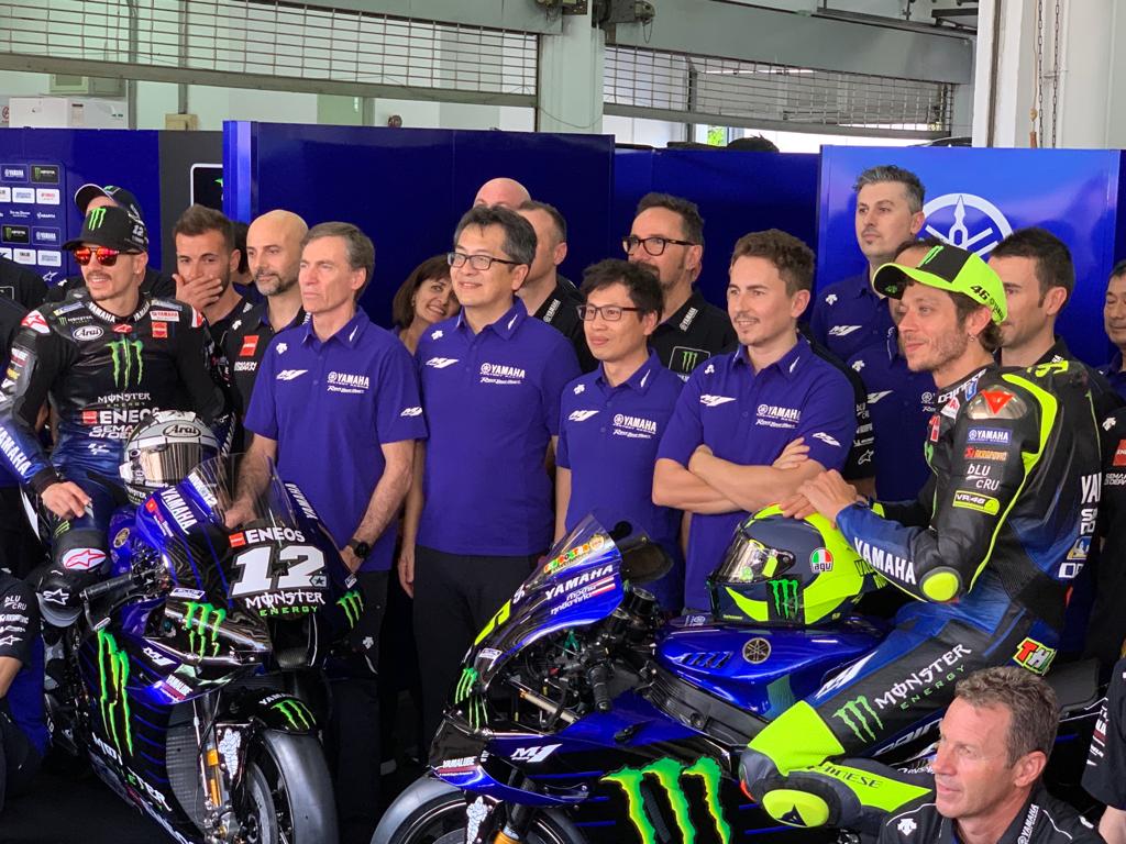 Ibarat Ada Pelangi Setelah Hujan, Namun Pelangi Lorenzo dan Pedrosa Berbeda Haluan! 2 Team Yamaha Monster 2020