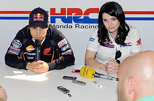 Vanessa Carlotta Guerra, Mantan Manajer Balap, dari Industri Fashion ke Dunia Balap 6 Vanessa Guerra repsol 1