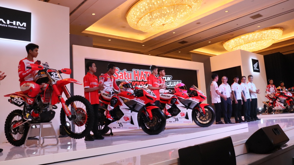 Para Pebalap Astra Honda Siap Harumkan Nama Indonesia 3 ahm riders2