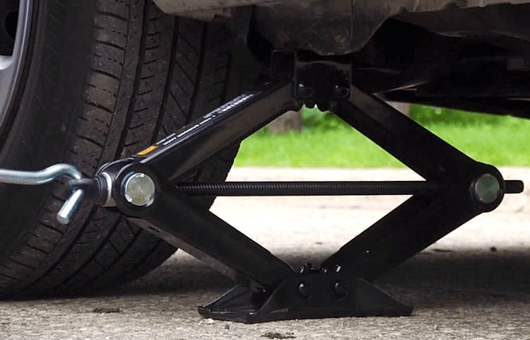 Dongkrak Agya-Ayla Ternyata 'Dipindah' ke Kolong Kursi Depan ! 3 dongkrak mobil