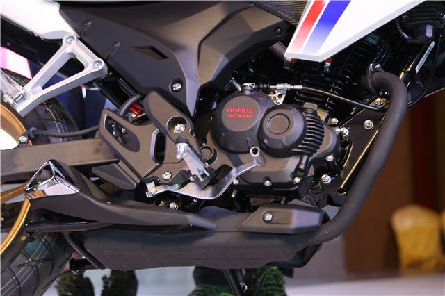 Honda CBF190X Resmi Diluncurkan 2 Honda CBF190X Fight Hawk mesin