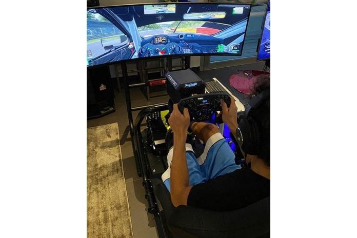 Bukan Kaleng-kaleng, Valentino Rossi Membeli Simulator Balap, Serius Amat Bang? 3 Valentino Rossi Game 2
