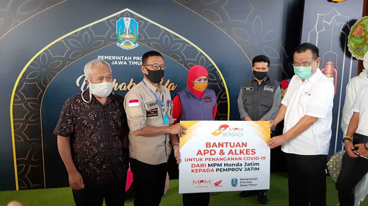 MPM Honda Jatim Salurkan Donasi Alat Kesehatan 2 eed6ce5c 459a 4630 8e35 88d034a77f7d