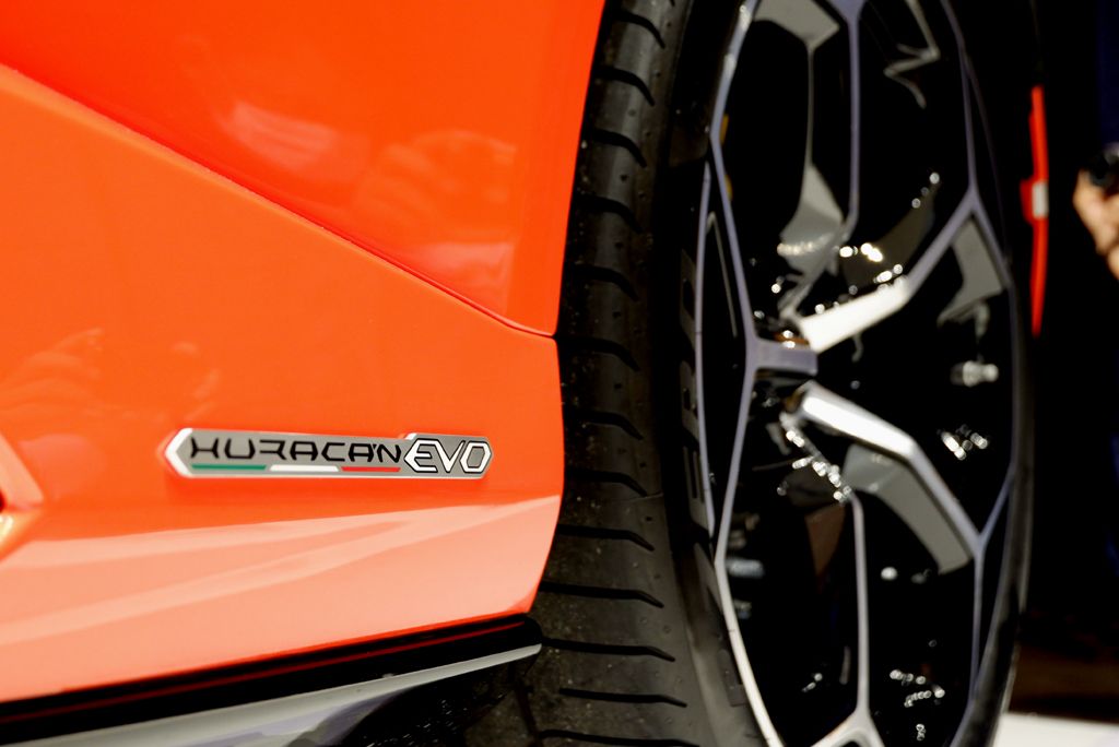 Lamborghini Huracan EVO AWD Prestige Motorcars 6