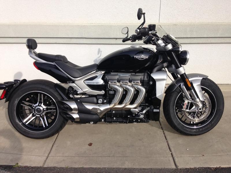 Triumph Membawa Dua Moge Andalannya ke Indonesia ! 3 triumph-rocket-3-gt