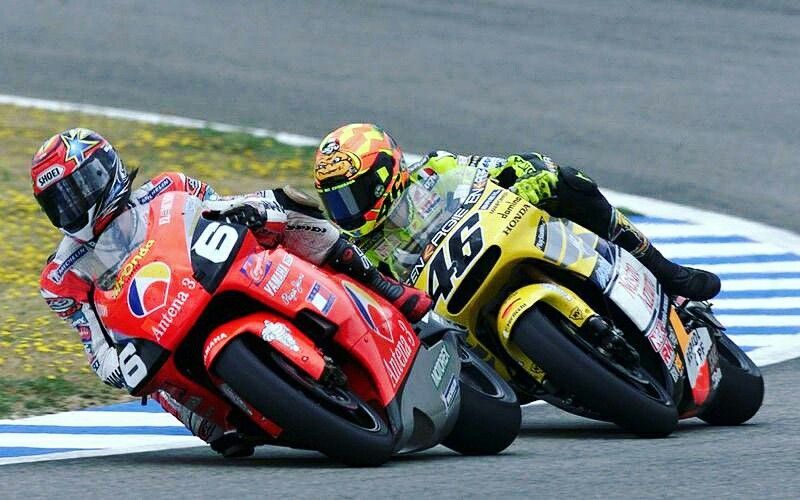 Valentino Rossi vs Norick Abe Jerez 2001
