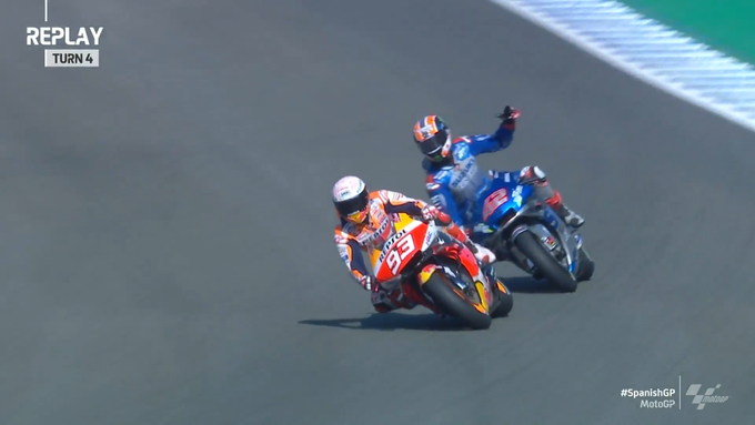 Alex Rins Berang Lajunya Terhalang, Marquez Kena 'Tilang'? 3 Alex Rins Berang Lajunya Terhalang, Marquez Kena Tilang