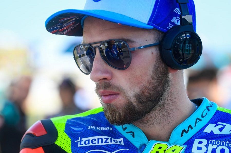 Penampakan Wajah Marco Simoncelli Melindungi Valentino Rossi? 2 84 jakub kornfeil