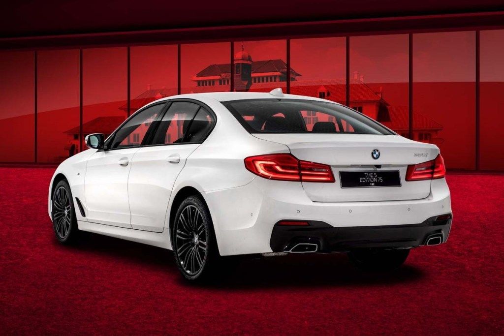BMW 520i Edition 75 Untuk Indonesia, Unit Terbatas ! 1 BMW 520i Edition 75 dirilis bersama dengan MINI JCW GP