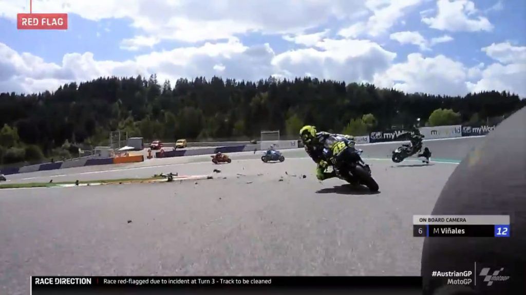 Rossi Selamat dari Kecelakaan Horror di GP Austria! 3 Valentino Rossi Selamat