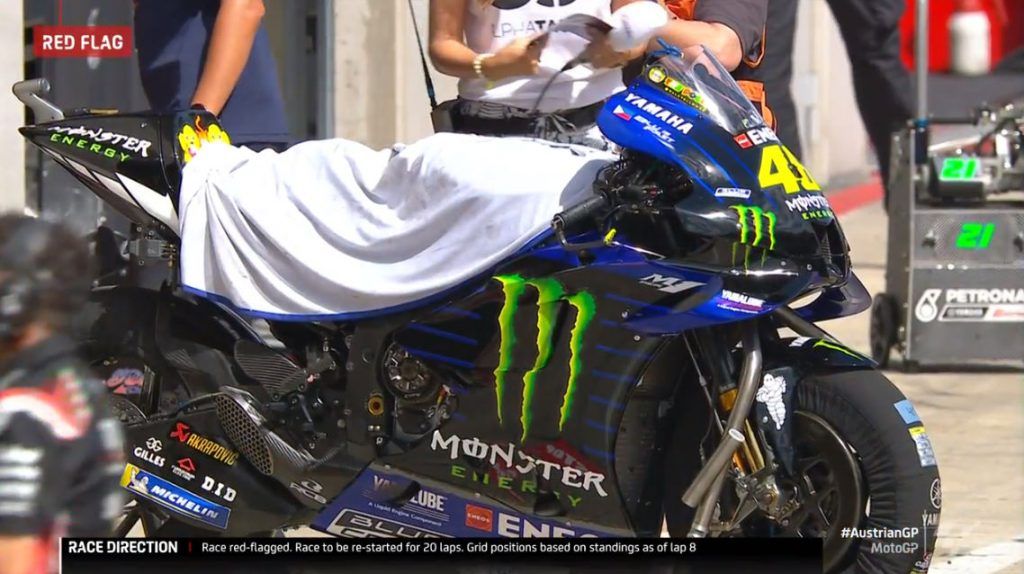 Rossi Selamat dari Kecelakaan Horror di GP Austria! 8 Valentino Rossi Selamat 4