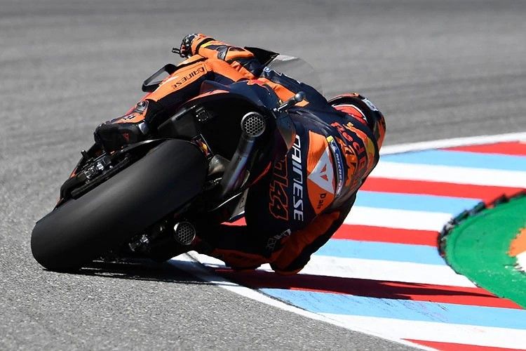 Valentino Rossi Bisa Podium Bahkan Menang di Brno? 4 pol espargaro