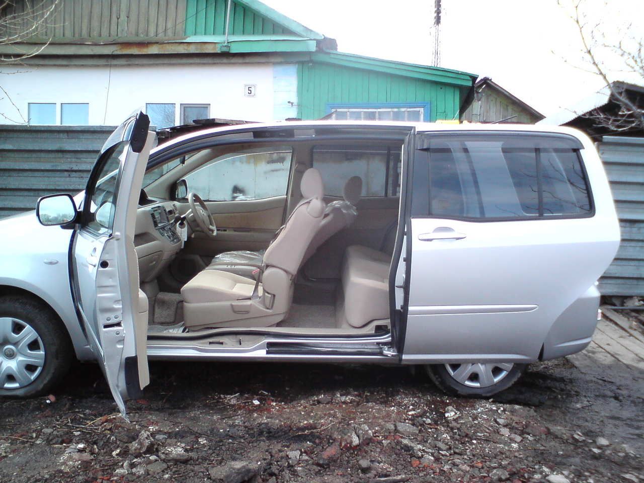 toyota raum a1272252640b3576049 5 orig