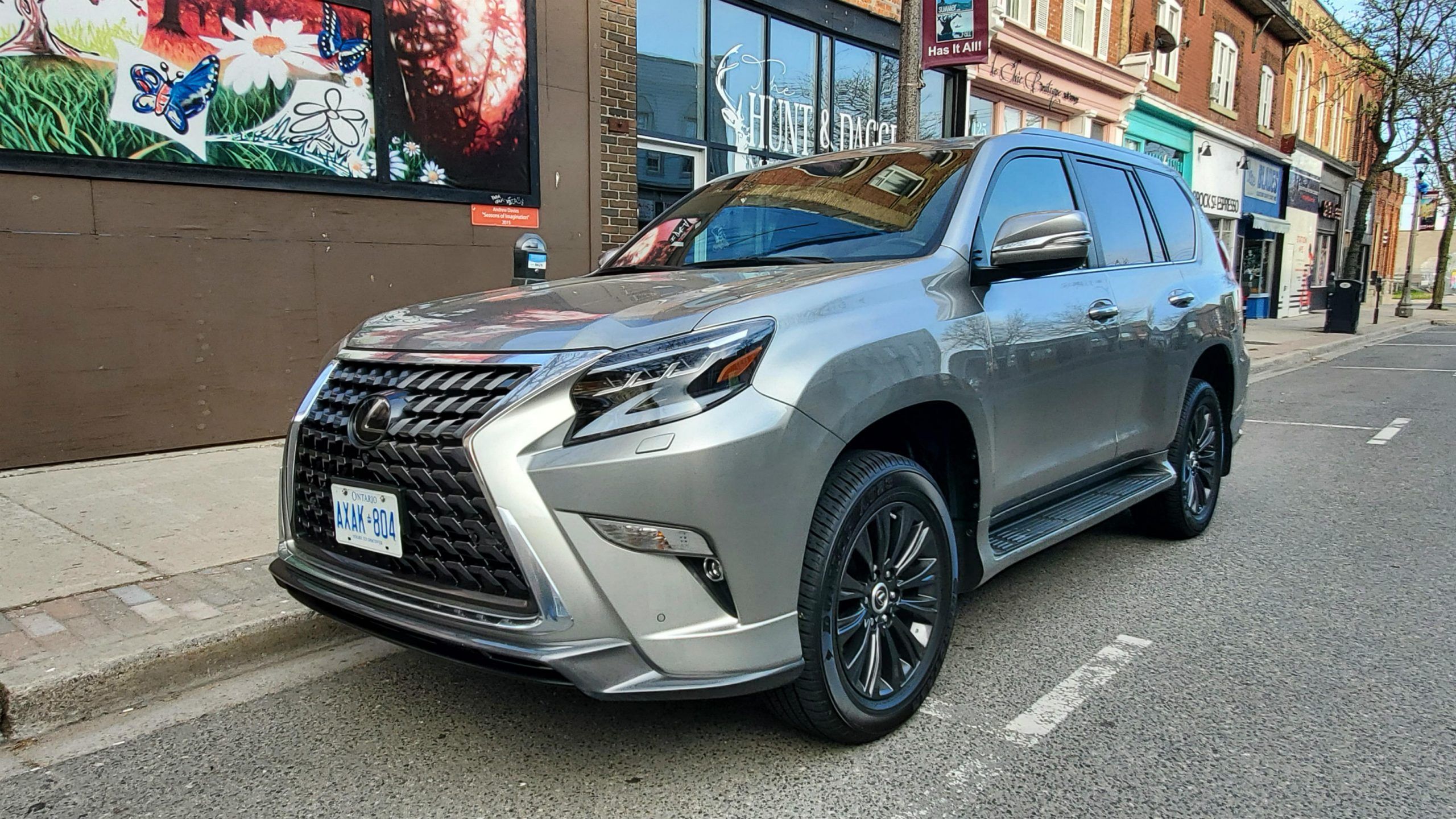 Lexus membuat mobil SUV berkode TX