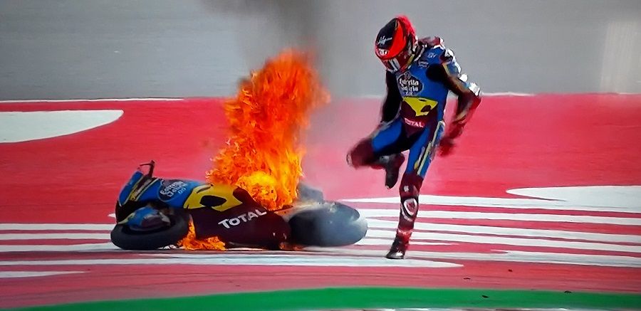 Sesi Warm Up Moto2 Keluarkan Api Seperti Ghost Rider 2 Sesi Warm Up Moto2 Keluarkan Api Seperti Ghost Rider