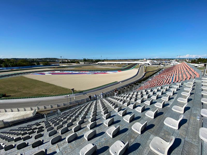 Jarak Duduk Khusus dan Aspal Spesial di Misano