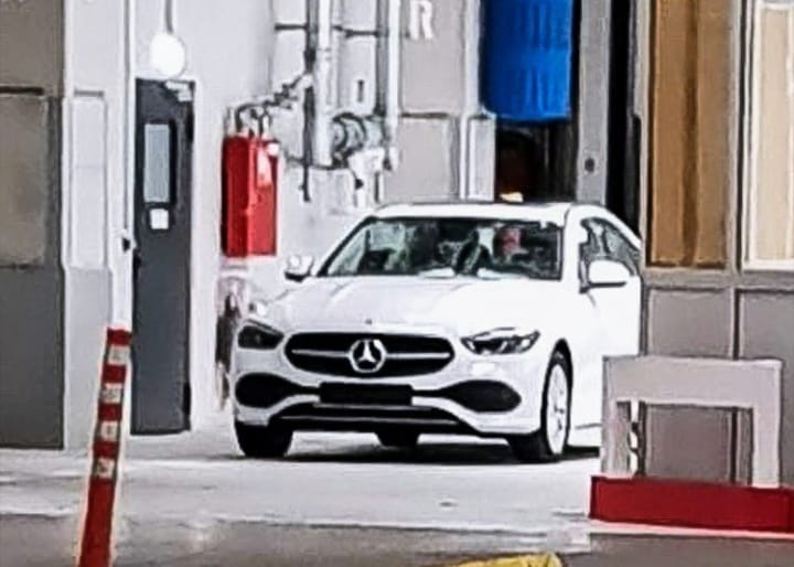 All New Mercedes-Benz C-Class Siap Dirilis Tahun Depan 1 All New Mercedes-Benz C-Class dalam spyshot