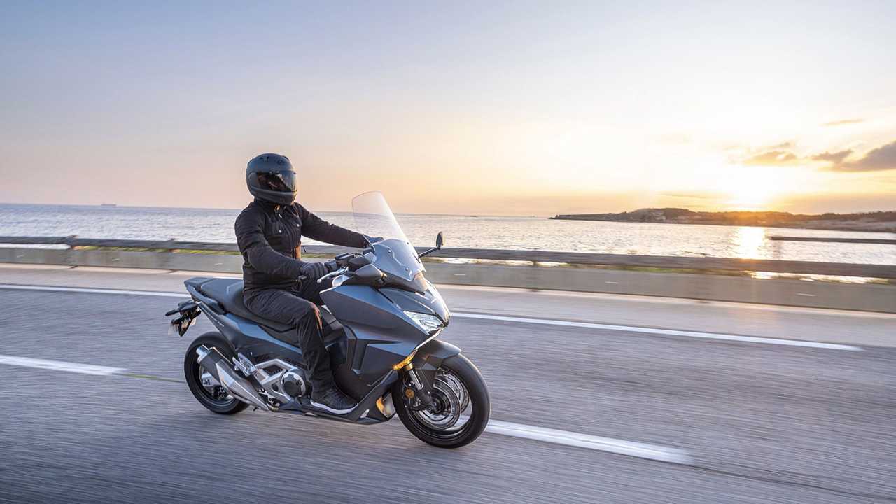 Skutik Honda Forza 750 Diluncurkan, Lebih Canggih! 1 Skutik Honda Forza 750