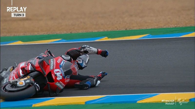 Andrea Dovizioso jatuh