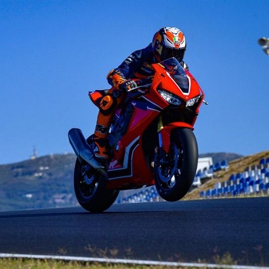 Pol Espargaro Memakai Motor Honda dengan Logo Ditutupi 1 Pol Espargaro CBR1000RR