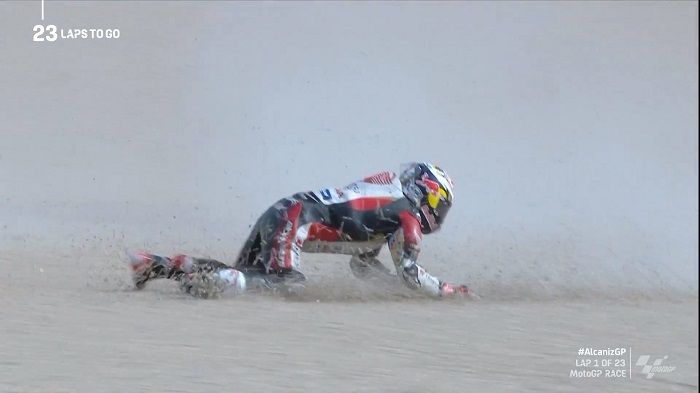 Nakagami dan Alex Marquez Crash 1 Takaaki Nakagami crash 1