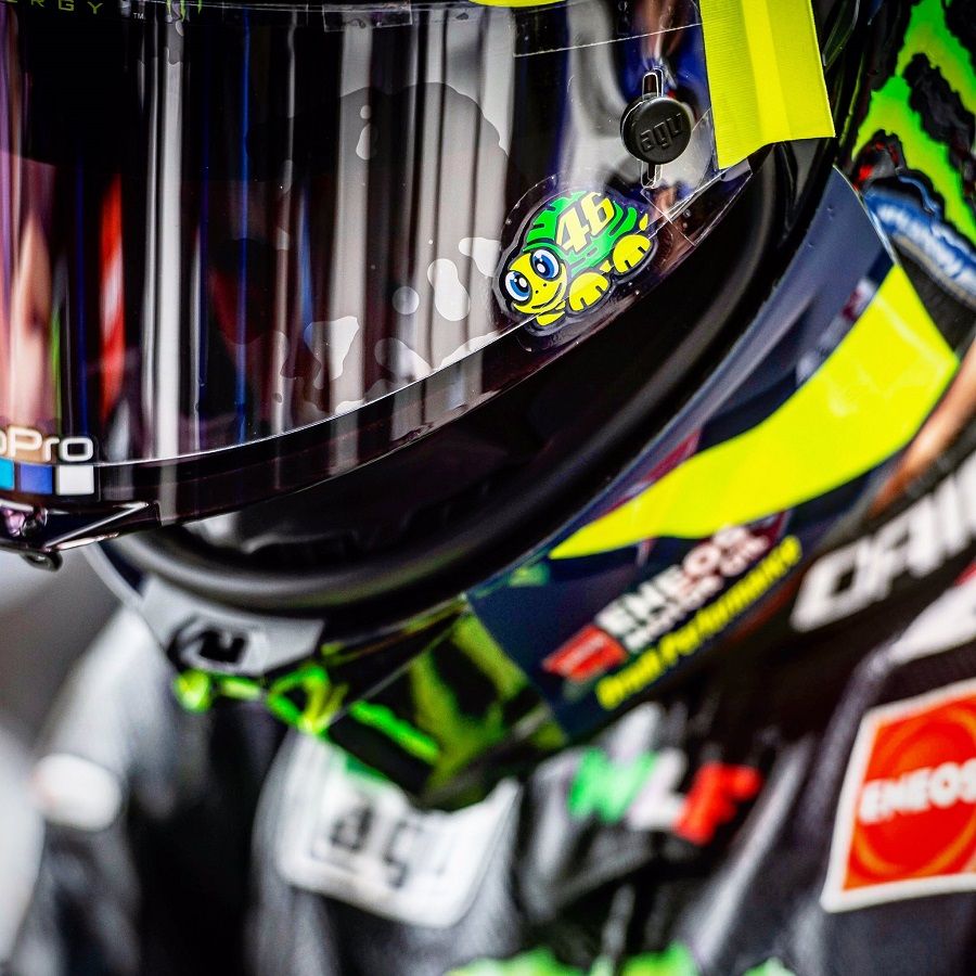 Maskot Kura-kura Ninja Rossi Lebih Tua dari Nomor 46, Matahari dan Bulan! 1 Valentino Rossi dan Maskot Kura-kura Ninja