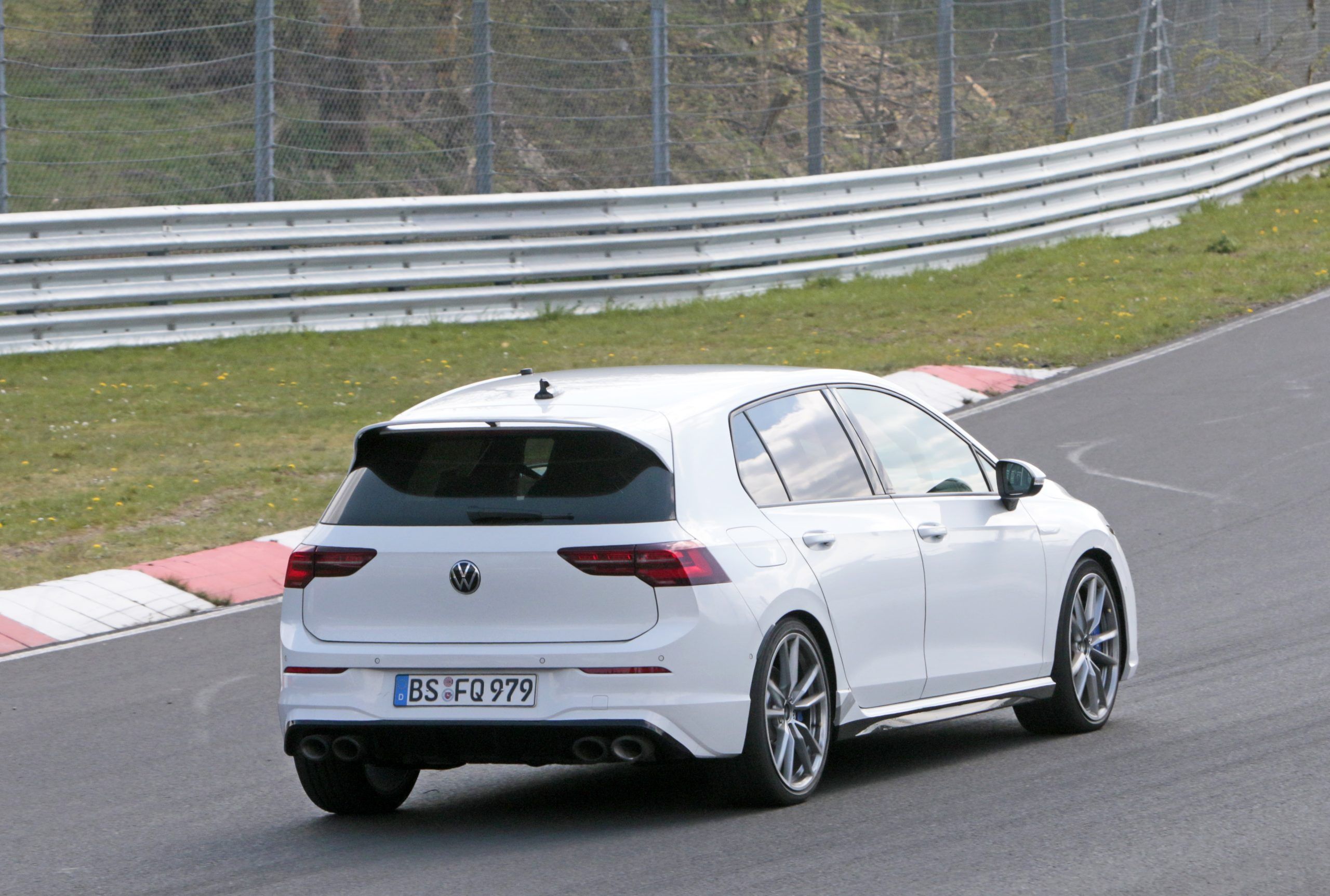 New Volkswagen Golf R, Versi Lebih Kencang! 1 New Volkswagen Golf R