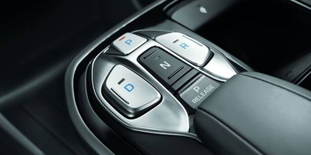 Tombol transmisi mobil Hyundai
