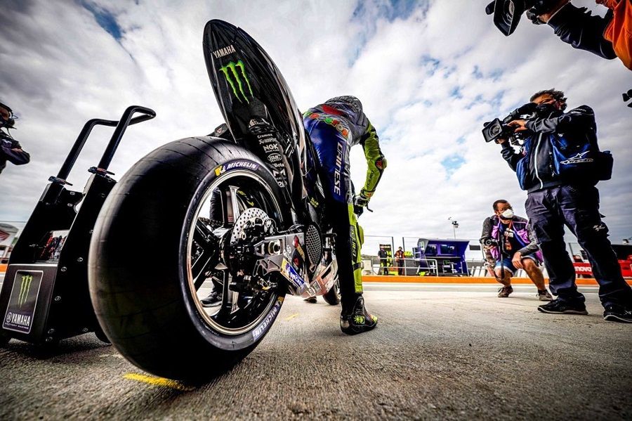 Rossi: Sejak Bridgestone Diganti Michelin Yamaha Bermasalah 1 Rossi: Sejak Bridgestone Diganti Michelin Yamaha Bermasalah