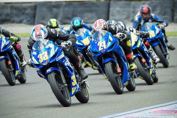 Emma dan Lucy Dowman Mirip Marc dan Alex Marquez 1 new zealand gixxer cup