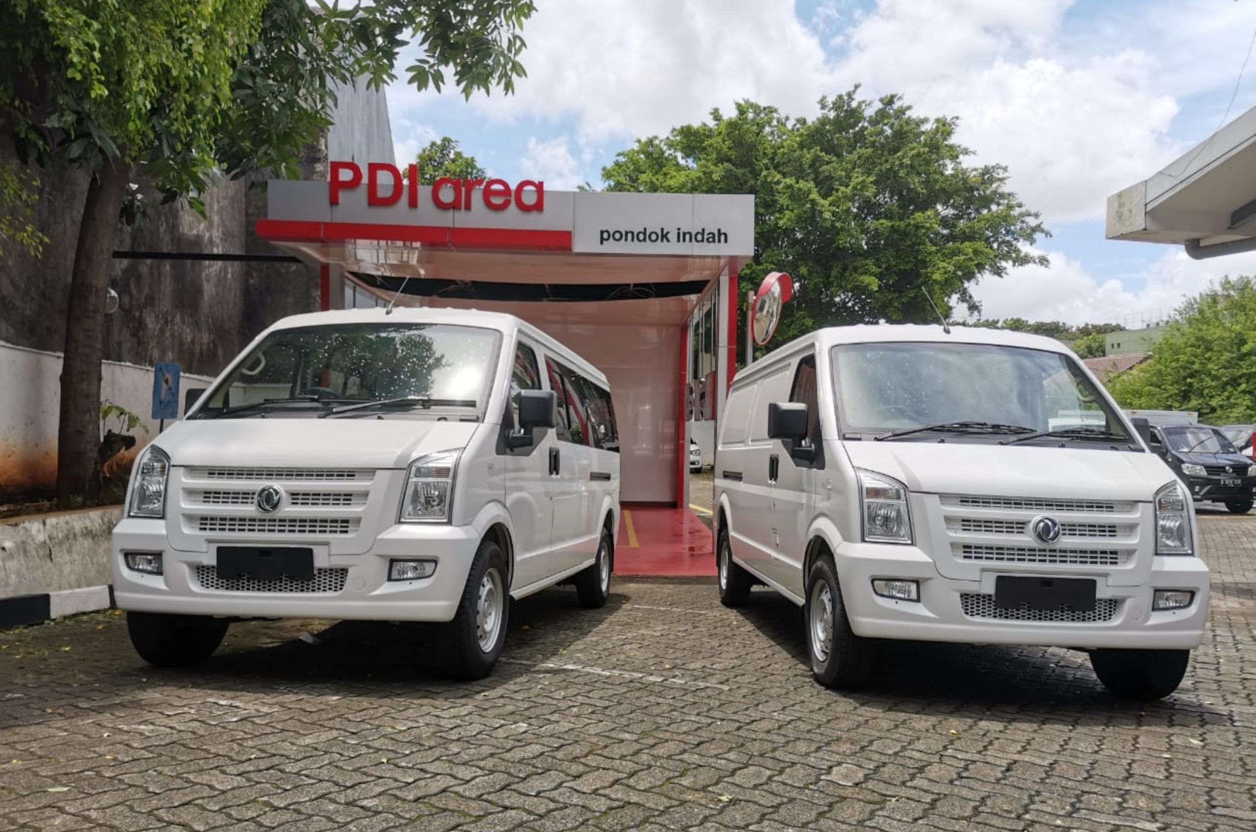 Minibus DFSK Gelora resmi