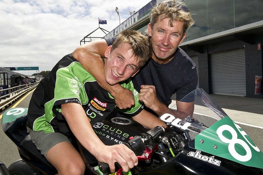 Buah Jatuh Tak Jauh dari Pohonnya: Putra Troy Bayliss Menjadi Pembalap Ducati 1 Oli Bayliss Troy Bayliss