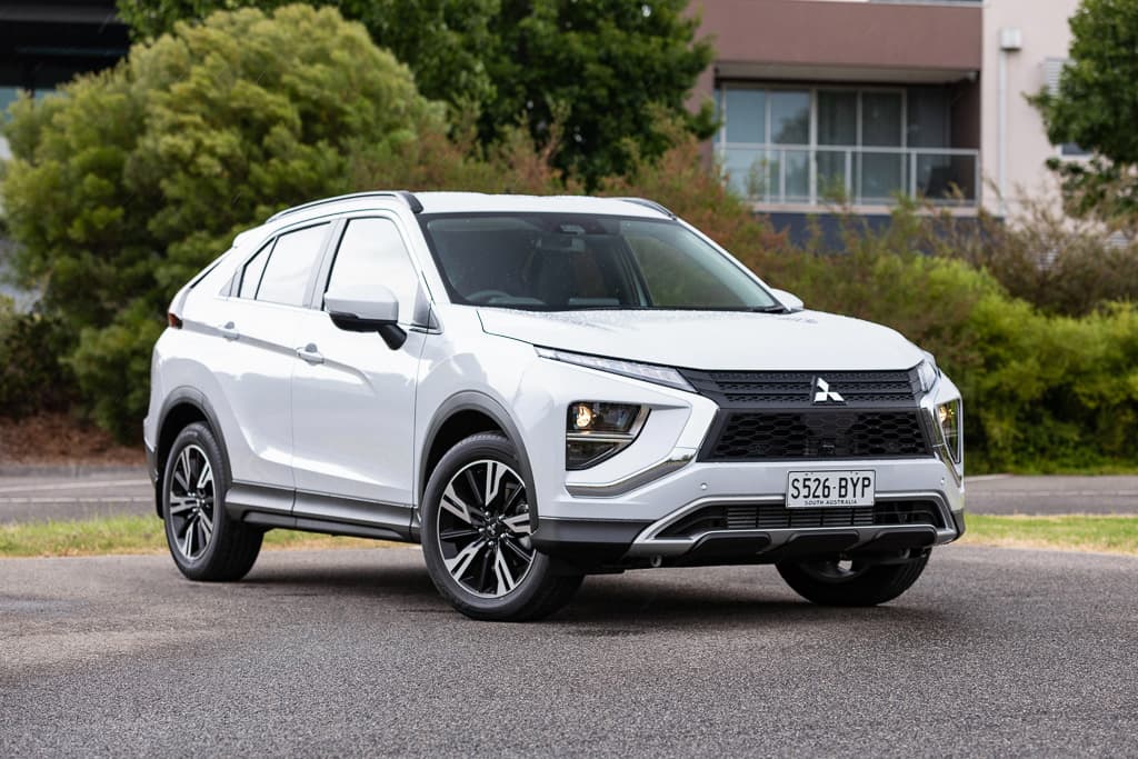 Eclipse Cross Gantikan Outlander Sport, Cocok Nggak? 1 Eclipse Cross gantikan Outlander