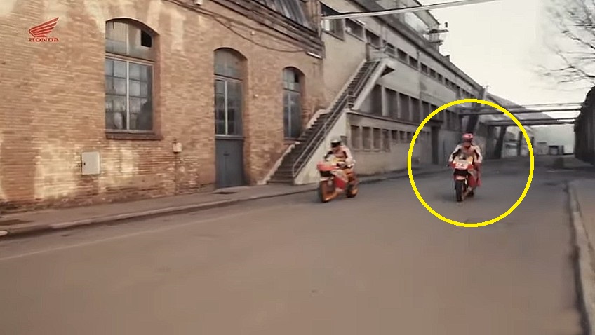 Loh.. Marc Marquez Nekat Bawa Motor RC213V? Itu Bukan Aku! 1 Marc Marquez Repsol Honda 2021 1