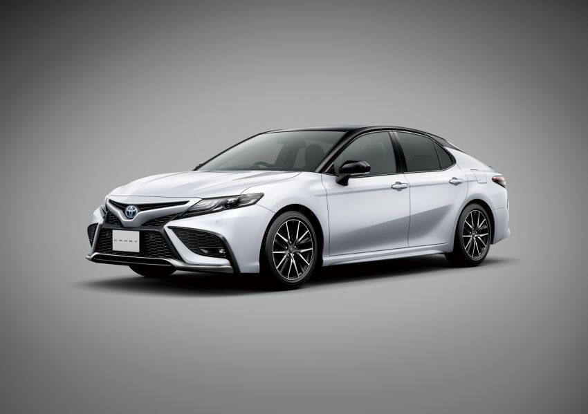 Sedan Camry dapat facelift