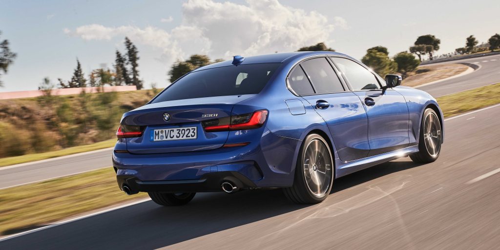 Dua Mobil Ramah Lingkungan BMW Siap Meluncur di Indonesia 1 bmw 330i road and track optimized