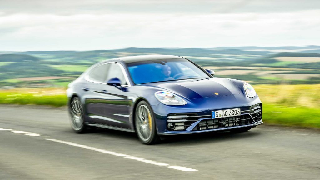 Porsche Catatkan Rekor Penjualan Tertinggi! 1 porsche panamera turbo s 16 optimized