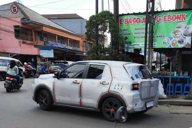 SUV Daihatsu Rocky Kembali Terlihat di Jalan! 1 daihatsu rocky spyshot optimized