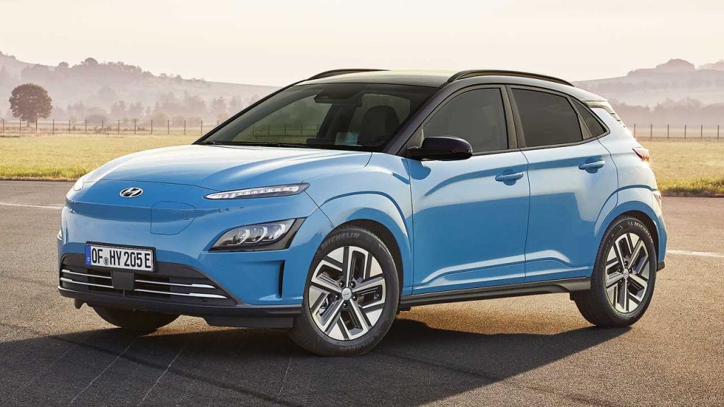 Hyundai Siap Produksi Mobil Listrik di Indonesia Bulan Mei 2022! 1 Hyundai Kona EV Facelift Motor1