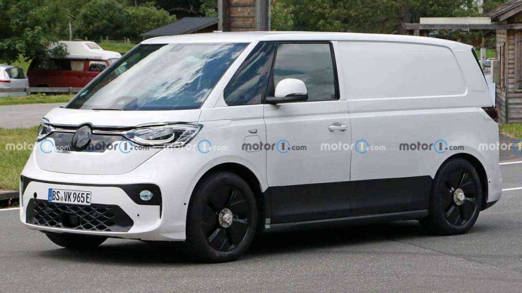 Volkswagen Siap Rilis ID Buzz Tahun Ini? 1 volkswagen id buzz spyshot motor1 optimized