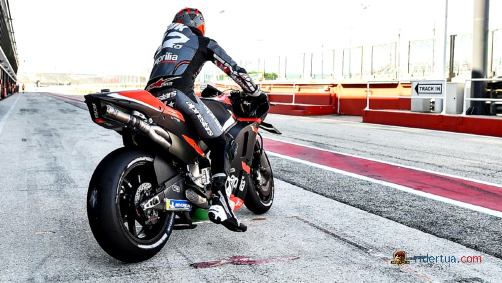Sponsor Monster Energy 'Tinggalkan' Maverick Vinales! 2 Maverick Vinales Aprilia RS GP Misano 1