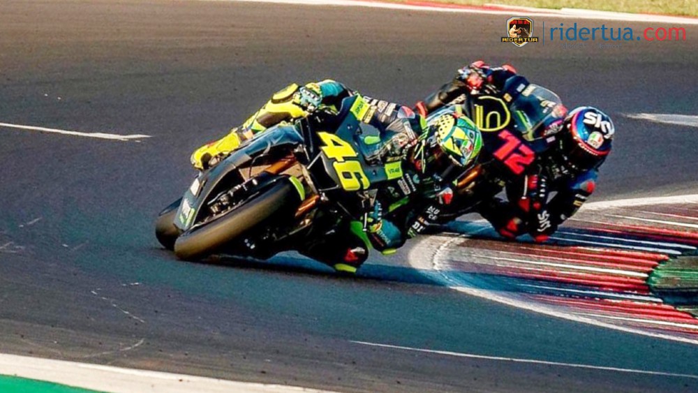 Bagaimana Cara Valentino Rossi Mendapatkan Mood Dalam Balapan? 1 Valentino Rossi Marco Bezzecchi 1